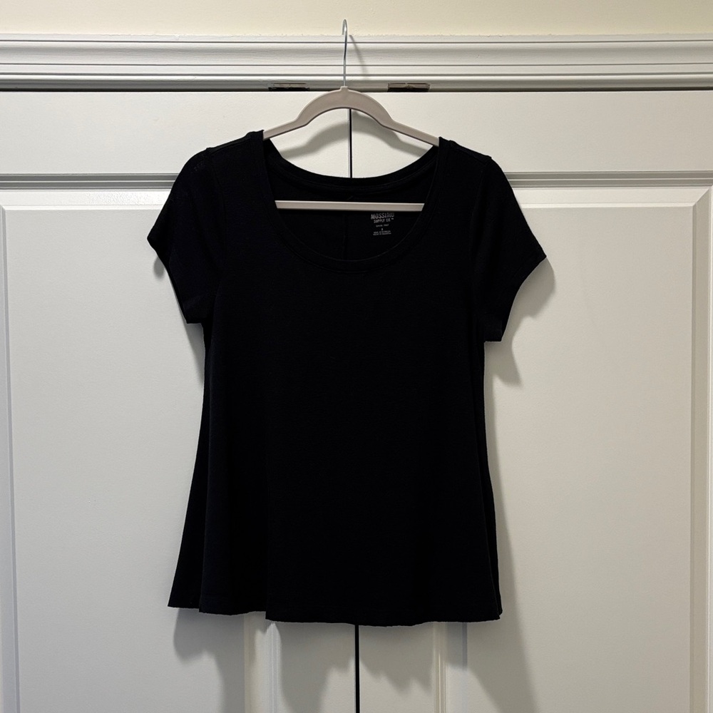 NEW | Black Short Sleeve Flowy Tee